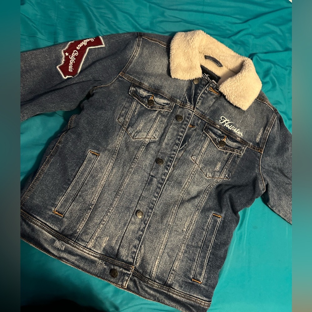 Hollister sherpa lined denim varsity trucker jacket